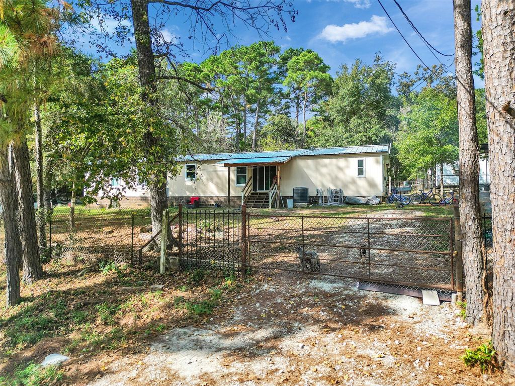 14321 Forest Circle E, Montgomery, TX 77356