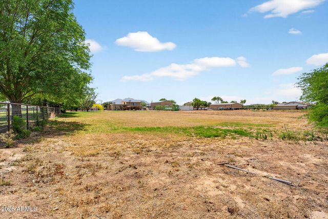 18524 E CHANDLER HEIGHTS Road, Queen Creek, AZ 85142