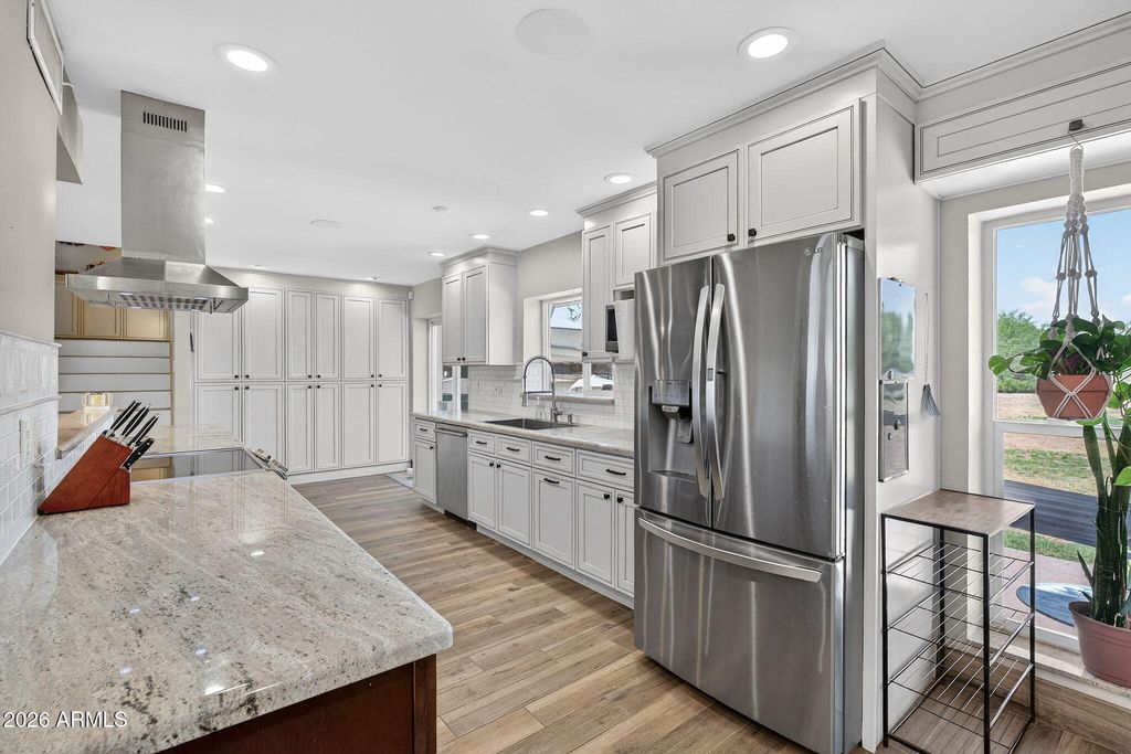 Image 11 of property listing at 18524 E CHANDLER HEIGHTS Road, Queen Creek, AZ 85142