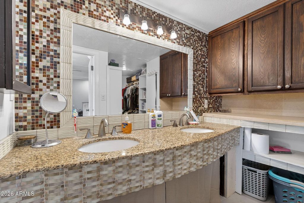 Image 24 of property listing at 18524 E CHANDLER HEIGHTS Road, Queen Creek, AZ 85142