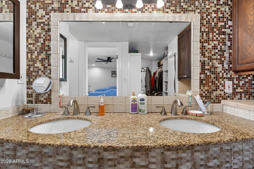 Image 25 of property listing at 18524 E CHANDLER HEIGHTS Road, Queen Creek, AZ 85142