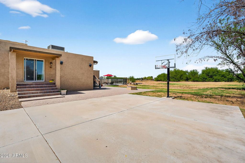 Image 48 of property listing at 18524 E CHANDLER HEIGHTS Road, Queen Creek, AZ 85142