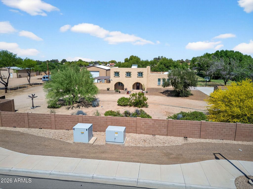 Image 57 of property listing at 18524 E CHANDLER HEIGHTS Road, Queen Creek, AZ 85142