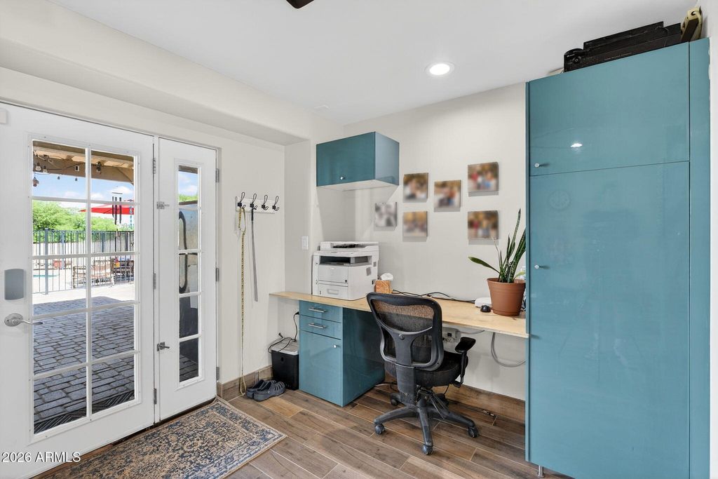 Image 7 of property listing at 18524 E CHANDLER HEIGHTS Road, Queen Creek, AZ 85142