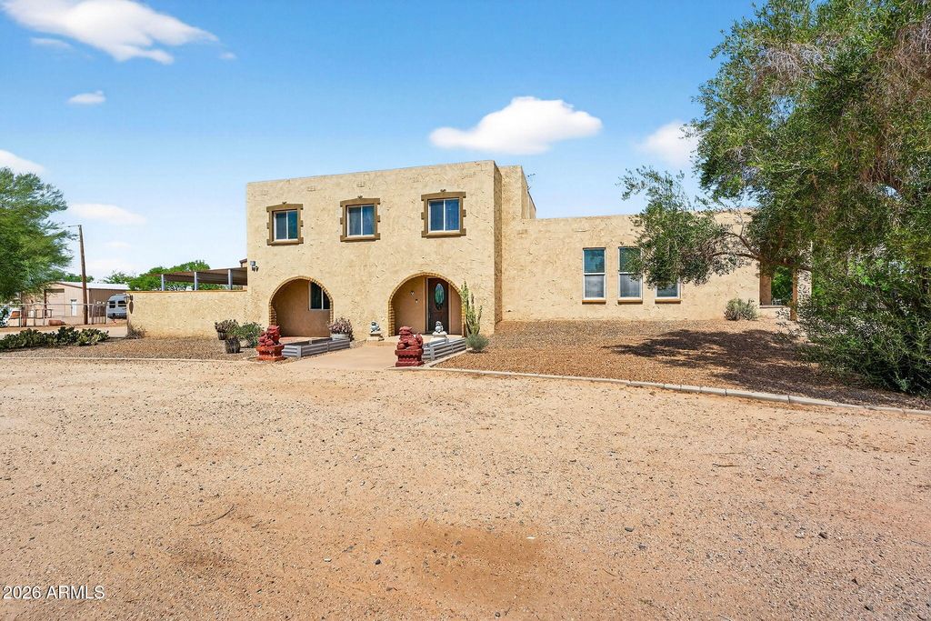 Image 82 of property listing at 18524 E CHANDLER HEIGHTS Road, Queen Creek, AZ 85142