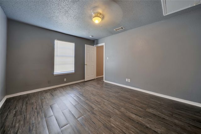 201 S Las Vegas Trail, White Settlement, TX 76108