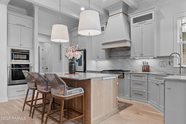 209 Stoney Shadow Drive, Lafayette, LA 70508