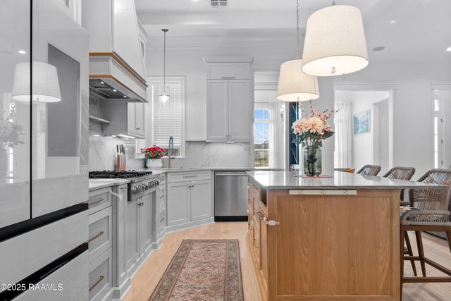 209 Stoney Shadow Drive, Lafayette, LA 70508