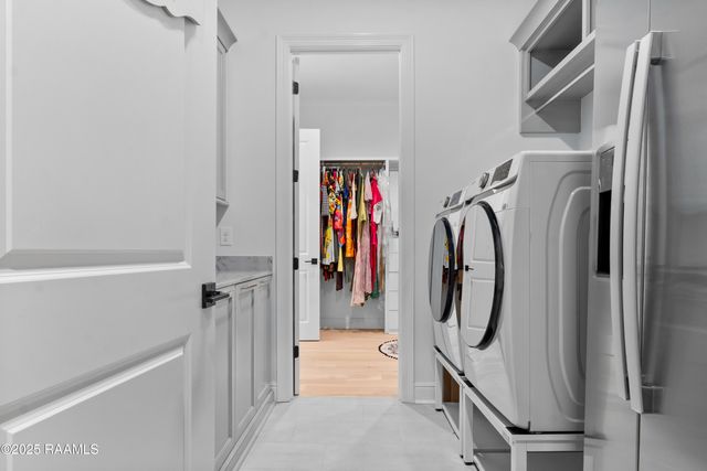 209 Stoney Shadow Drive, Lafayette, LA 70508