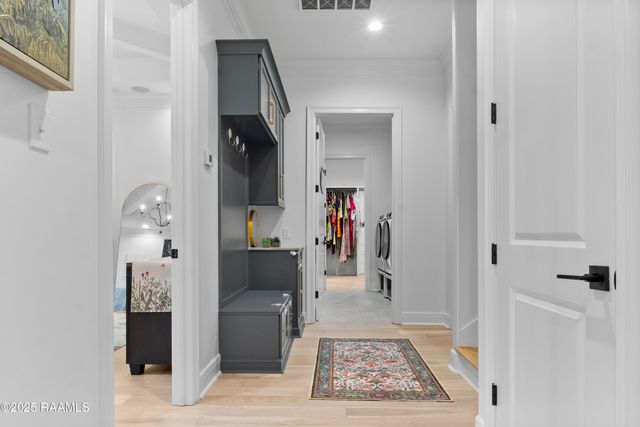 209 Stoney Shadow Drive, Lafayette, LA 70508