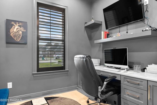 209 Stoney Shadow Drive, Lafayette, LA 70508