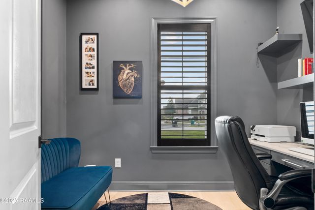 209 Stoney Shadow Drive, Lafayette, LA 70508