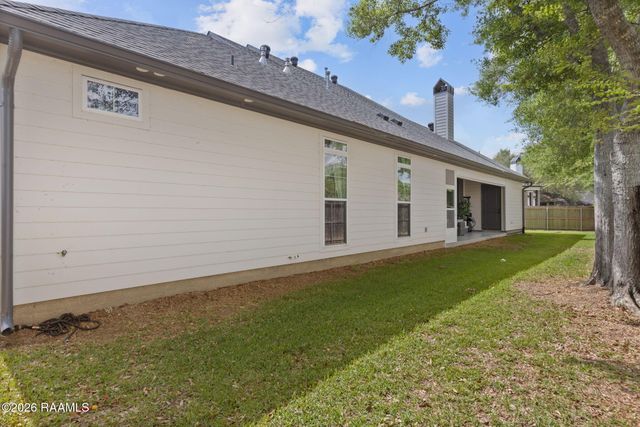 209 Stoney Shadow Drive, Lafayette, LA 70508