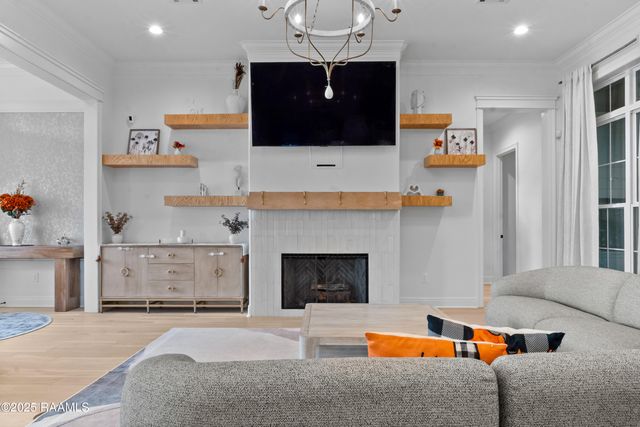 209 Stoney Shadow Drive, Lafayette, LA 70508