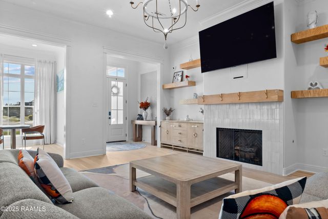 209 Stoney Shadow Drive, Lafayette, LA 70508