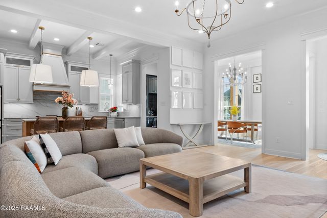 209 Stoney Shadow Drive, Lafayette, LA 70508