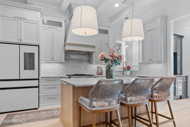 209 Stoney Shadow Drive, Lafayette, LA 70508