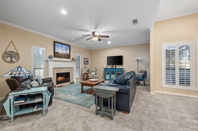 5744 Ledgestone Drive, Fort Worth, TX 76132