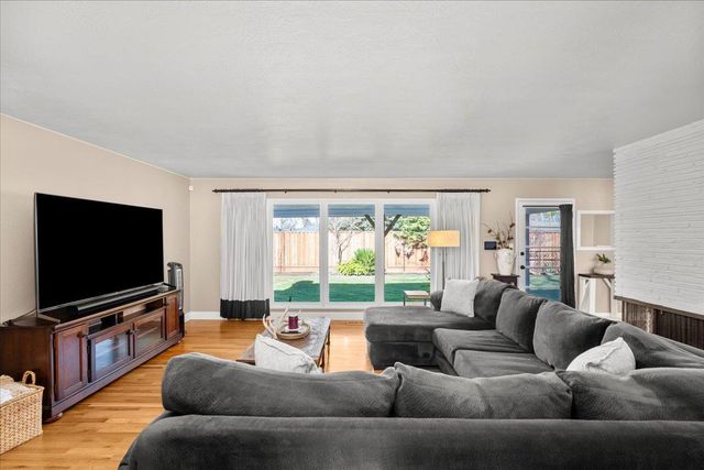 1409 Cherrywood Dr, Modesto, CA 95350