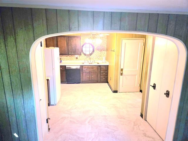 1370 AVONIA Road, Fairview, PA 16415