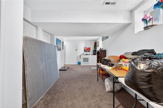 555 Gardenia Dr, Rostraver, PA 15012