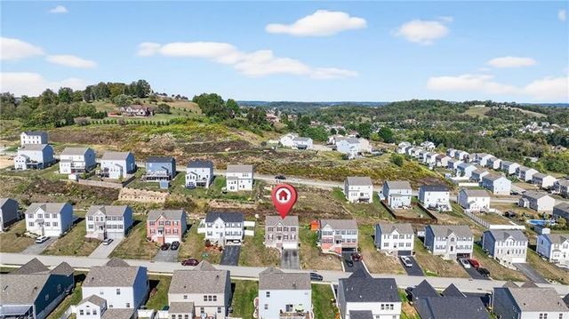 555 Gardenia Dr, Rostraver, PA 15012