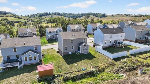 555 Gardenia Dr, Rostraver, PA 15012