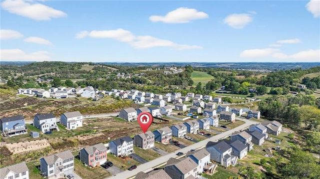 555 Gardenia Dr, Rostraver, PA 15012