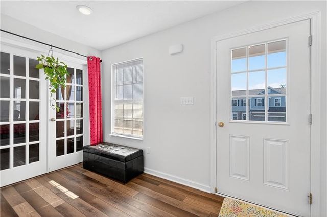 555 Gardenia Dr, Rostraver, PA 15012