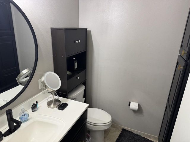 1936 Cliff Alex Court, Waukesha, WI 53189