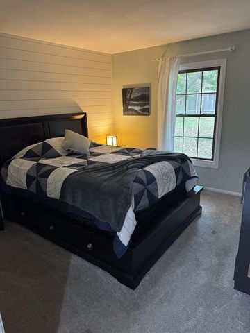 1936 Cliff Alex Court, Waukesha, WI 53189