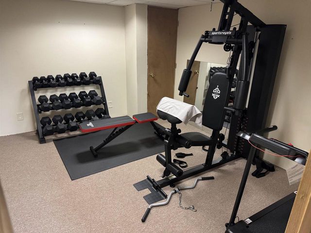 1936 Cliff Alex Court, Waukesha, WI 53189