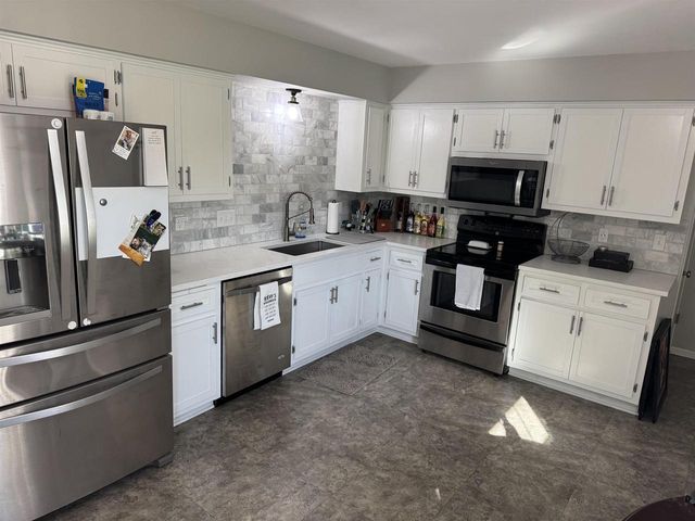 1936 Cliff Alex Court, Waukesha, WI 53189