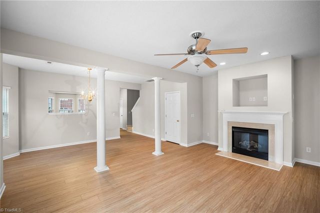 1772 Olivers Crossing Circle, Winston-salem, NC 27127