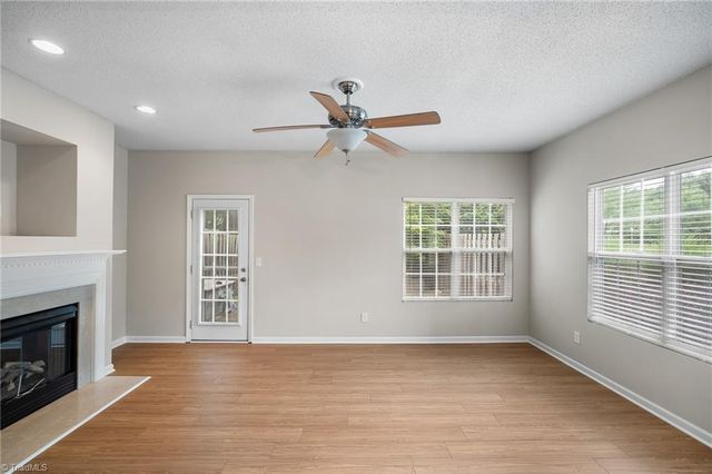 1772 Olivers Crossing Circle, Winston-salem, NC 27127