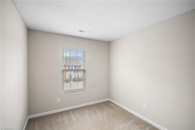 1772 Olivers Crossing Circle, Winston-salem, NC 27127