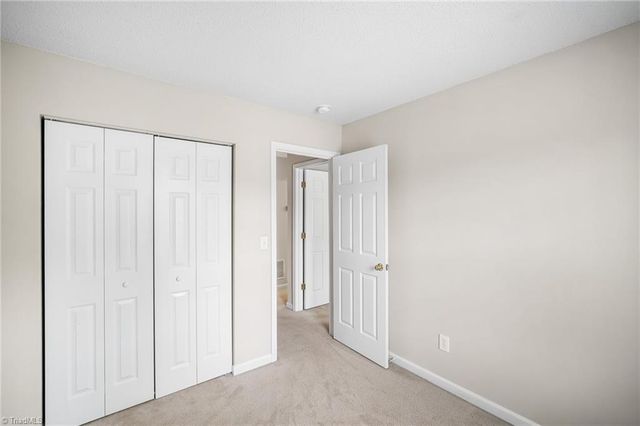 1772 Olivers Crossing Circle, Winston-salem, NC 27127