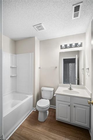 1772 Olivers Crossing Circle, Winston-salem, NC 27127