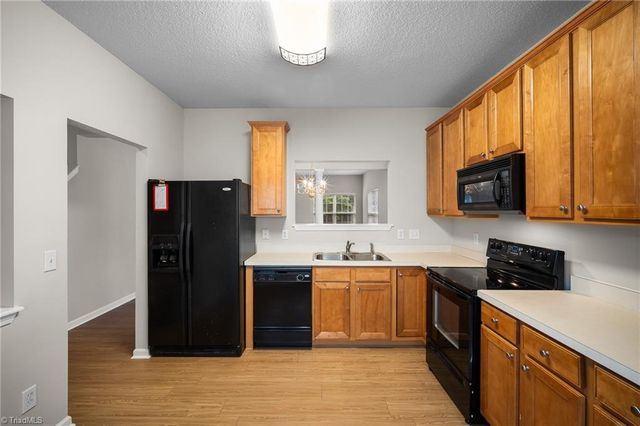 1772 Olivers Crossing Circle, Winston-salem, NC 27127