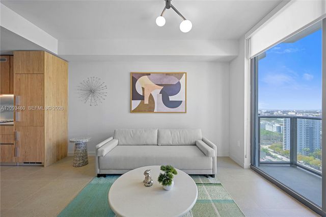 11 NE 6th Street 1111, Miami, FL 33132