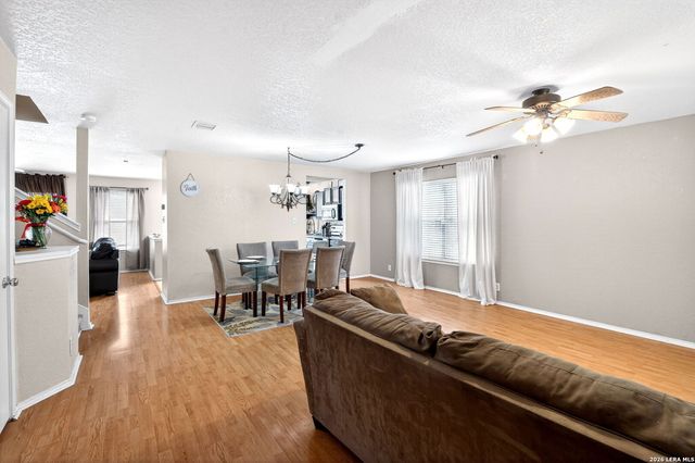 11154 Acuff Station, San Antonio, TX 78254