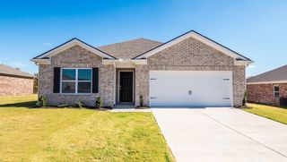7932 ROYSTER CREEK DR E, Millington, TN 38053