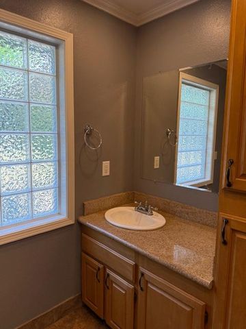 6805 E Chestnut Ave, Orangevale, CA 95662