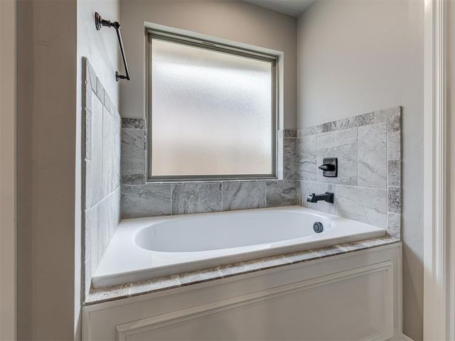 12316 SW 31st Street, Yukon, OK 73099