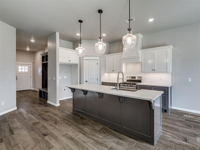 12316 SW 31st Street, Yukon, OK 73099