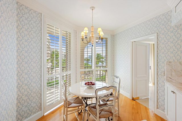 200 Bradley Place 303, Palm Beach, FL 33480