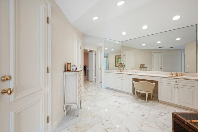 200 Bradley Place 303, Palm Beach, FL 33480