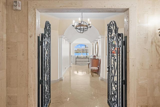 200 Bradley Place 303, Palm Beach, FL 33480