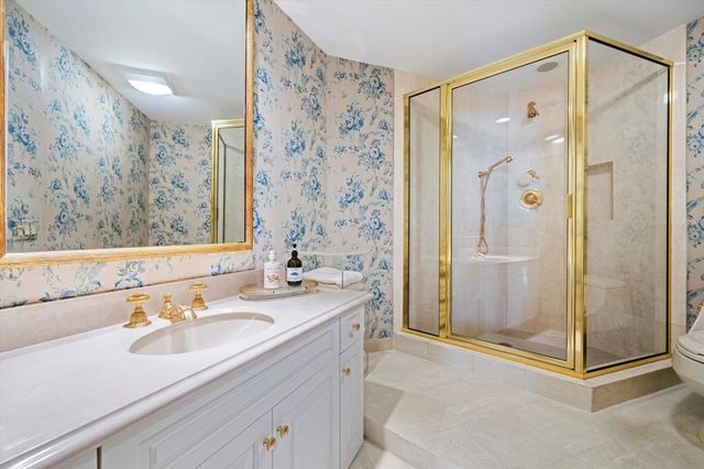 200 Bradley Place 303, Palm Beach, FL 33480