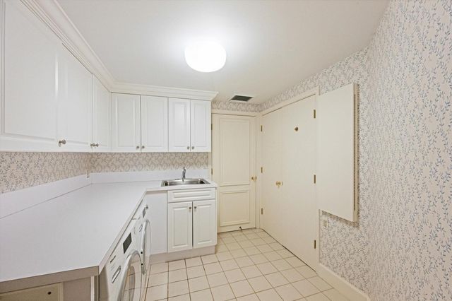 200 Bradley Place 303, Palm Beach, FL 33480